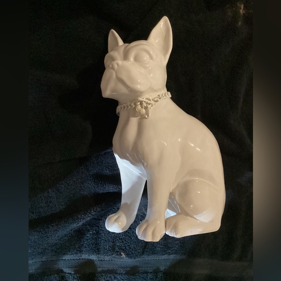 A boxer statue with juicy chain necklace - Picture 1 of 1